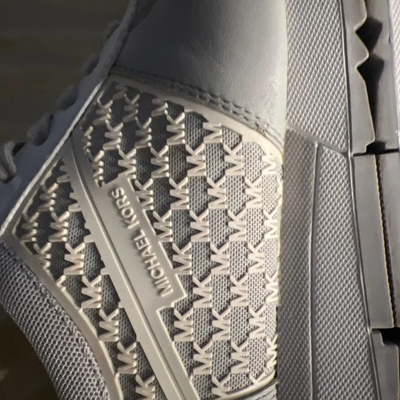 Michael Kors snickers grey size 8 M - Picture 5 of 10